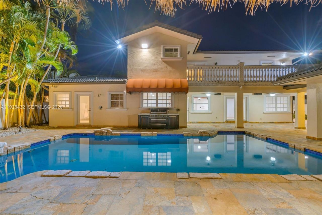 10298 NW 130th St, Hialeah Gardens, FL 33018 Photo