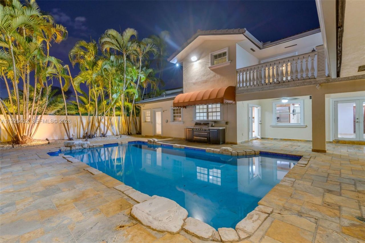 10298 NW 130th St, Hialeah Gardens, FL 33018 Photo