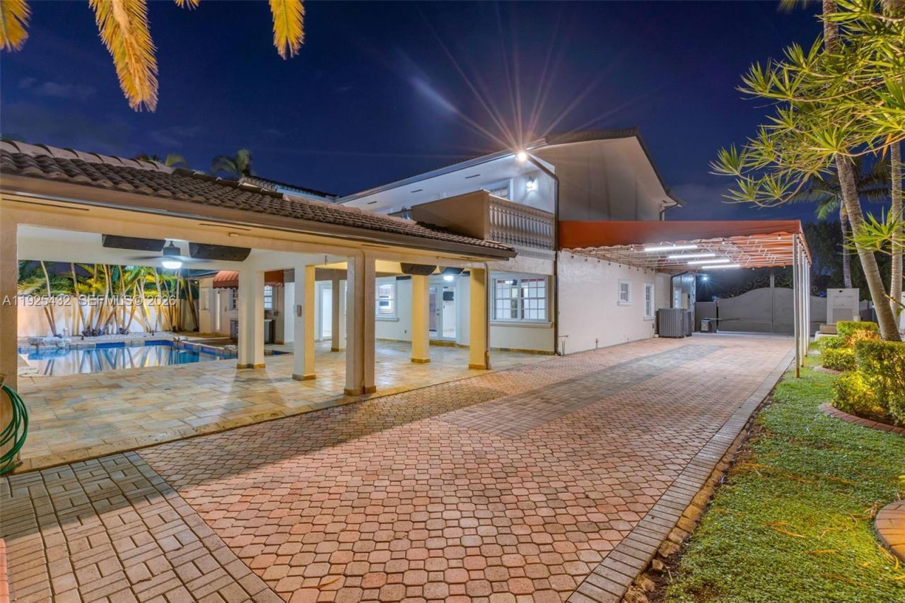 10298 NW 130th St, Hialeah Gardens, FL 33018 Photo