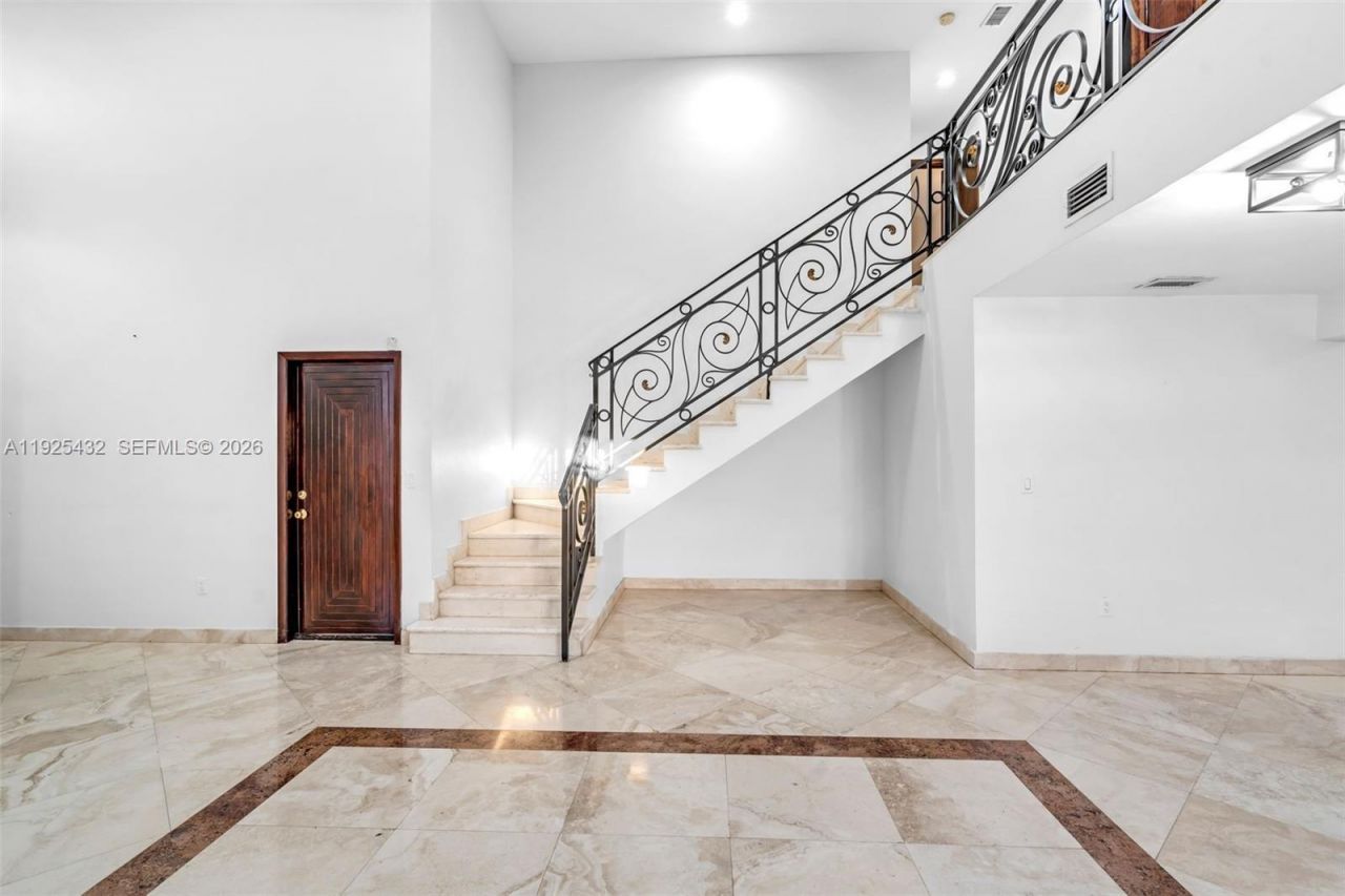 10298 NW 130th St, Hialeah Gardens, FL 33018 Photo