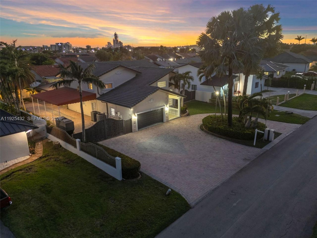 10298 NW 130th St, Hialeah Gardens, FL 33018 Photo