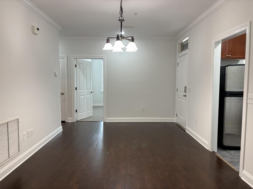 5565 Colonial Chatsworth Circle Photo 6