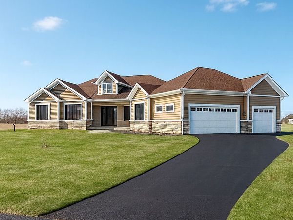 10705 Clearwater Way, Huntley, IL 60142