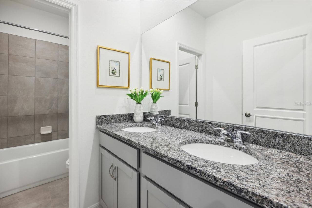 12886 Trovita Drive, Grand Island, FL 32735 Photo