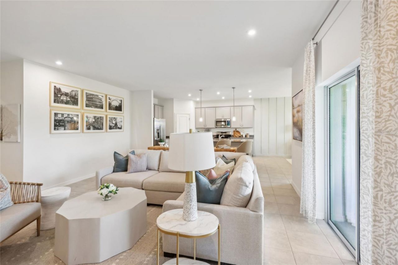 12886 Trovita Drive, Grand Island, FL 32735 Photo