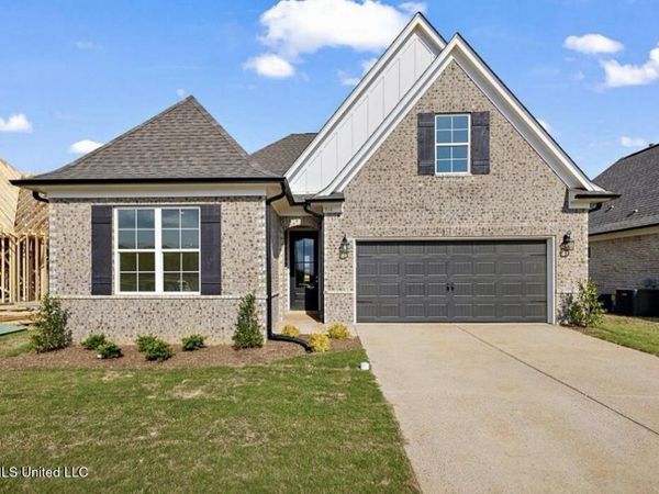 838 W Quitman Court, Nesbit, MS 38651