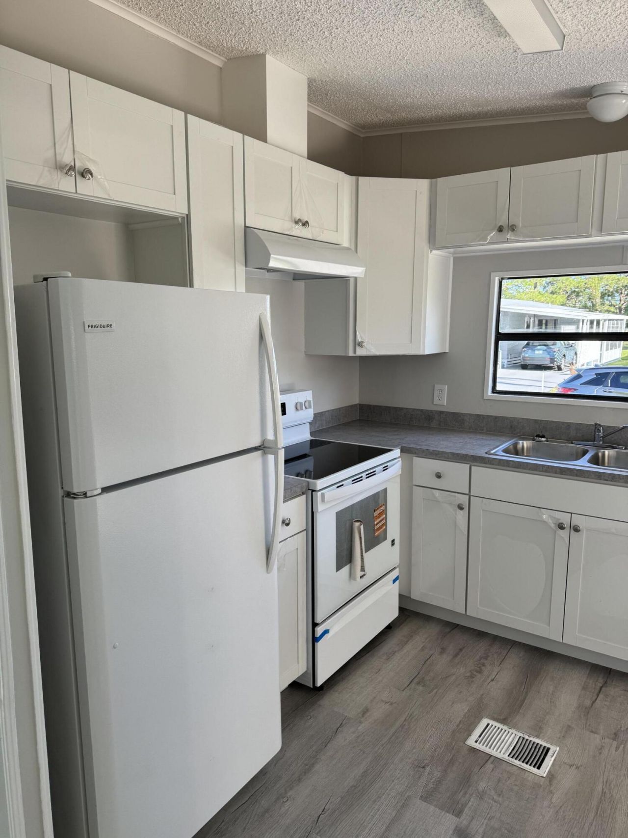 83 Flores Del Norte, Fort Pierce, FL 34951 Photo
