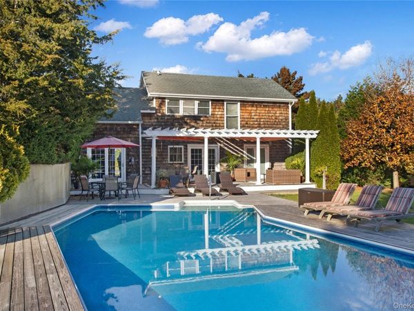 112 Upper 7 Ponds Road, Water Mill, NY 11976