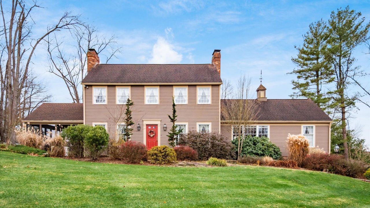 5110 Wilshire Drive, Zanesville, OH 43701 Main Photo