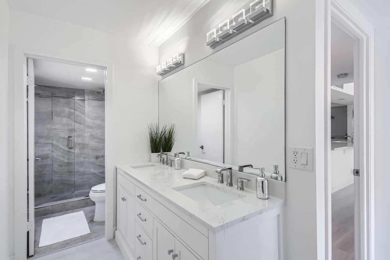 1147 Hillsboro Mile, Unit 504, Hillsboro Beach, FL 33062 Photo