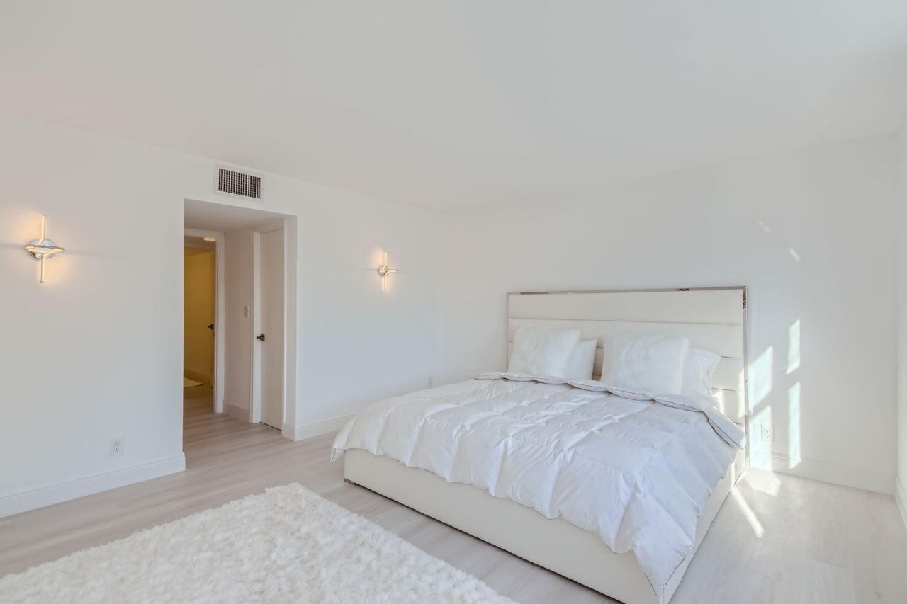 1147 Hillsboro Mile, Unit 504, Hillsboro Beach, FL 33062 Photo