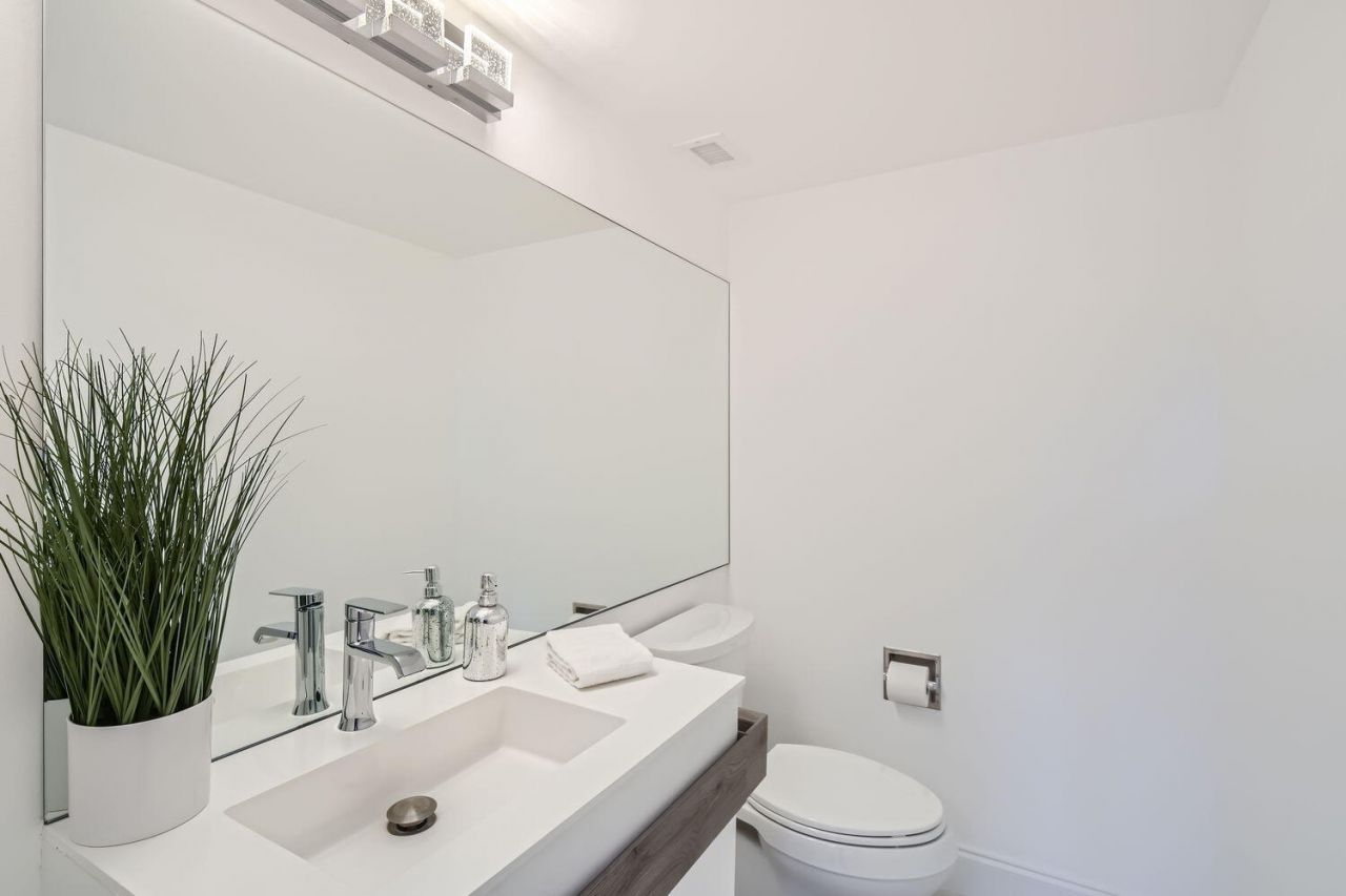 1147 Hillsboro Mile, Unit 504, Hillsboro Beach, FL 33062 Photo