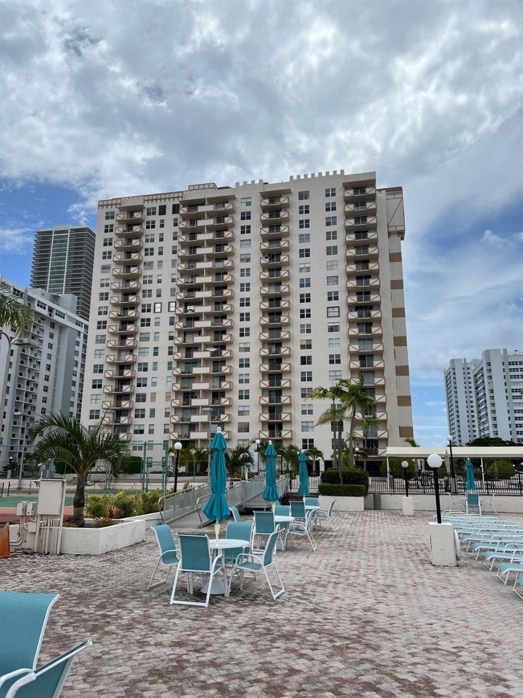 1865 S Ocean Drive, Unit 17h, Hallandale Beach, FL 33009 Photo