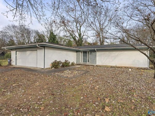 3706 Oakdale Court NW, Huntsville, AL 35810