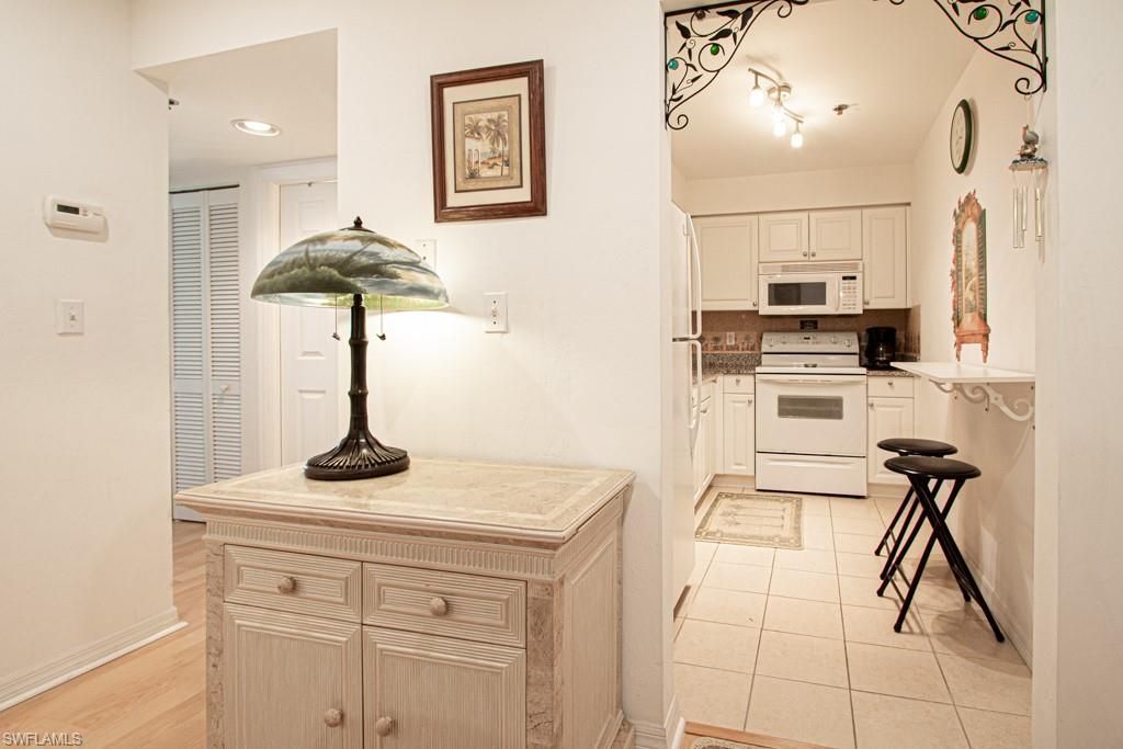 800 S Golf Dr, Unit N205, Naples, FL 34102 Photo