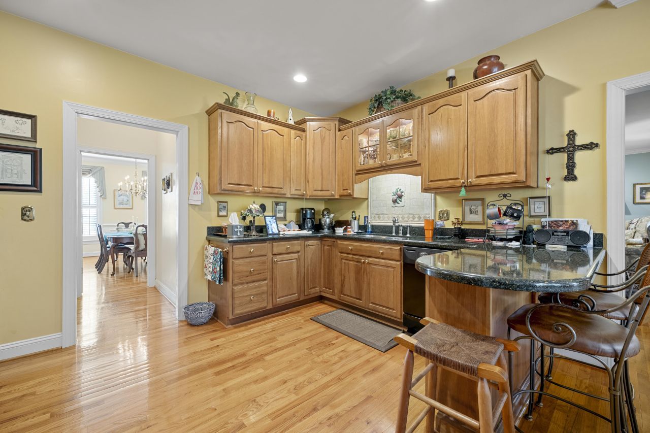 2476 Vaucluse Road Photo 14