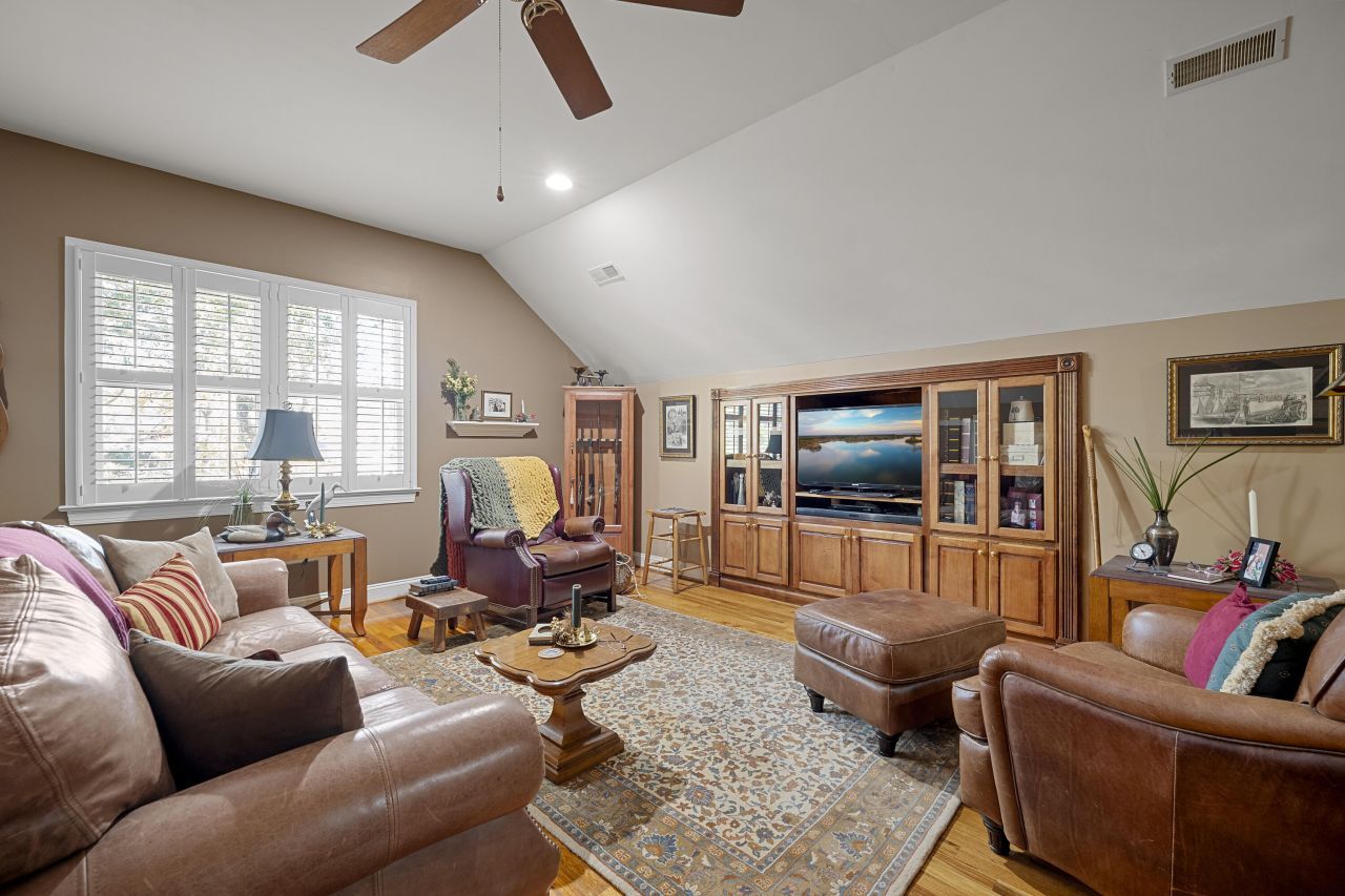 2476 Vaucluse Road Photo 20