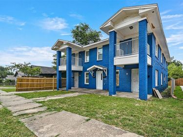 1016 E Arlington Avenue, Fort Worth, TX 76104