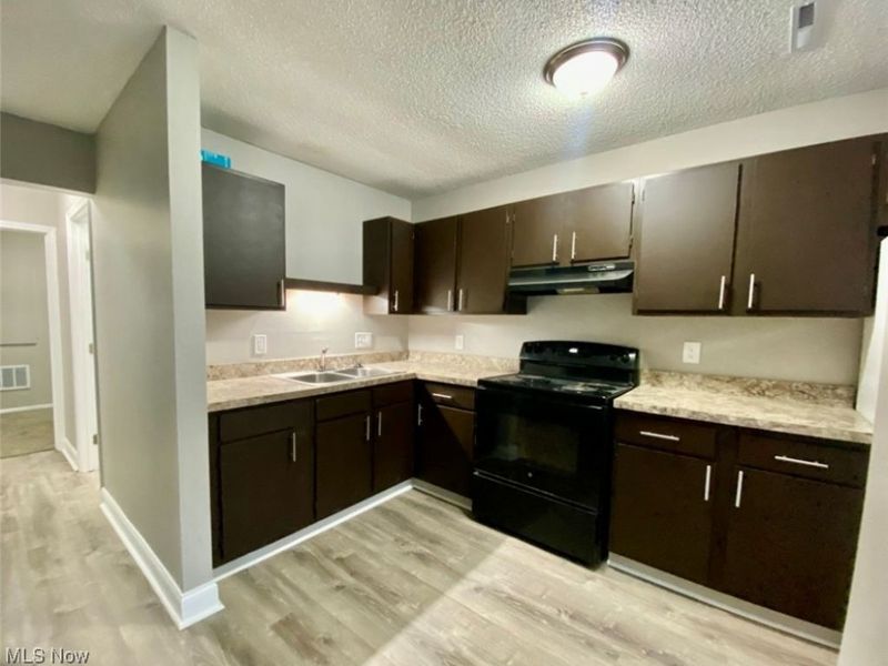 2595 Terrace Avenue, Unit 3, Akron, OH 44312 Photo 4