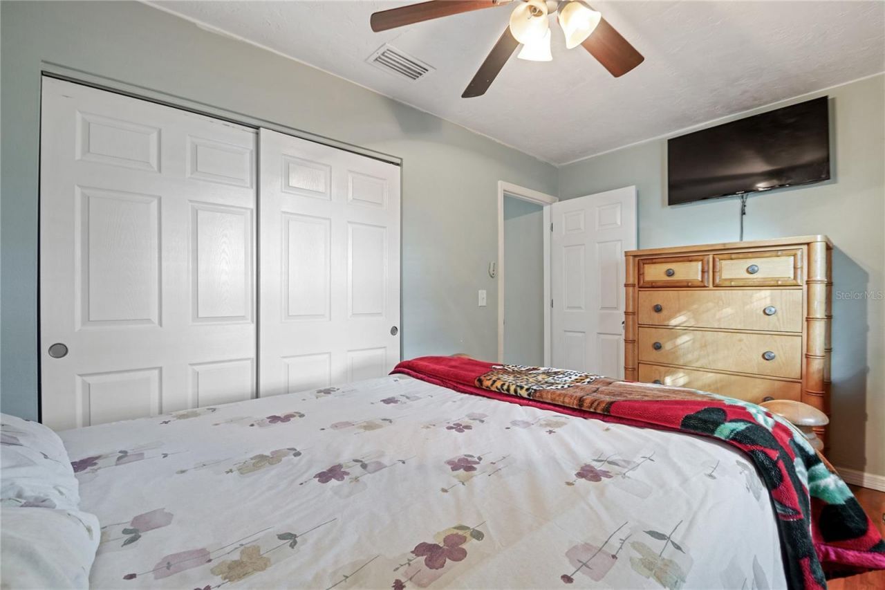 4389 Trout Drive Se, Saint Petersburg, FL 33705 Photo