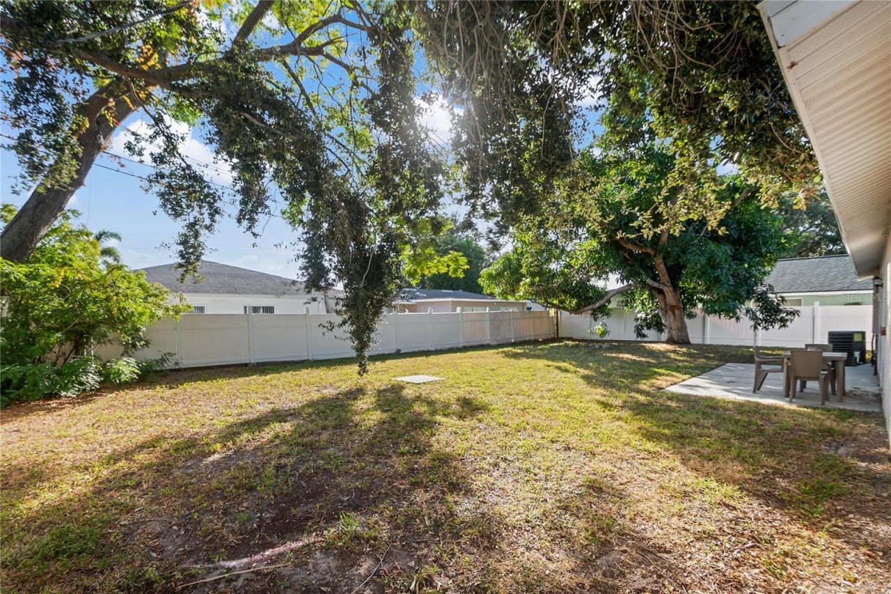 4389 Trout Drive Se, Saint Petersburg, FL 33705 Photo