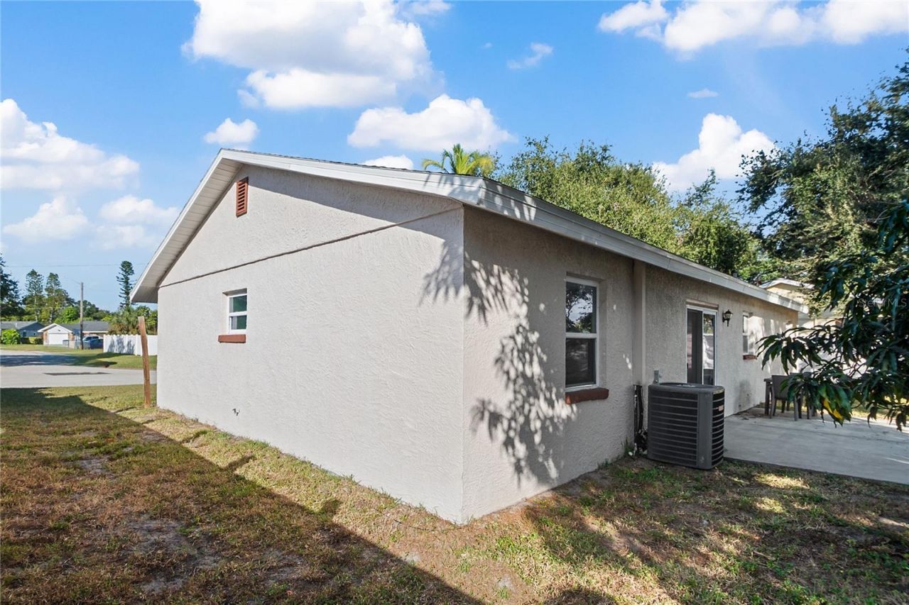 4389 Trout Drive Se, Saint Petersburg, FL 33705 Photo