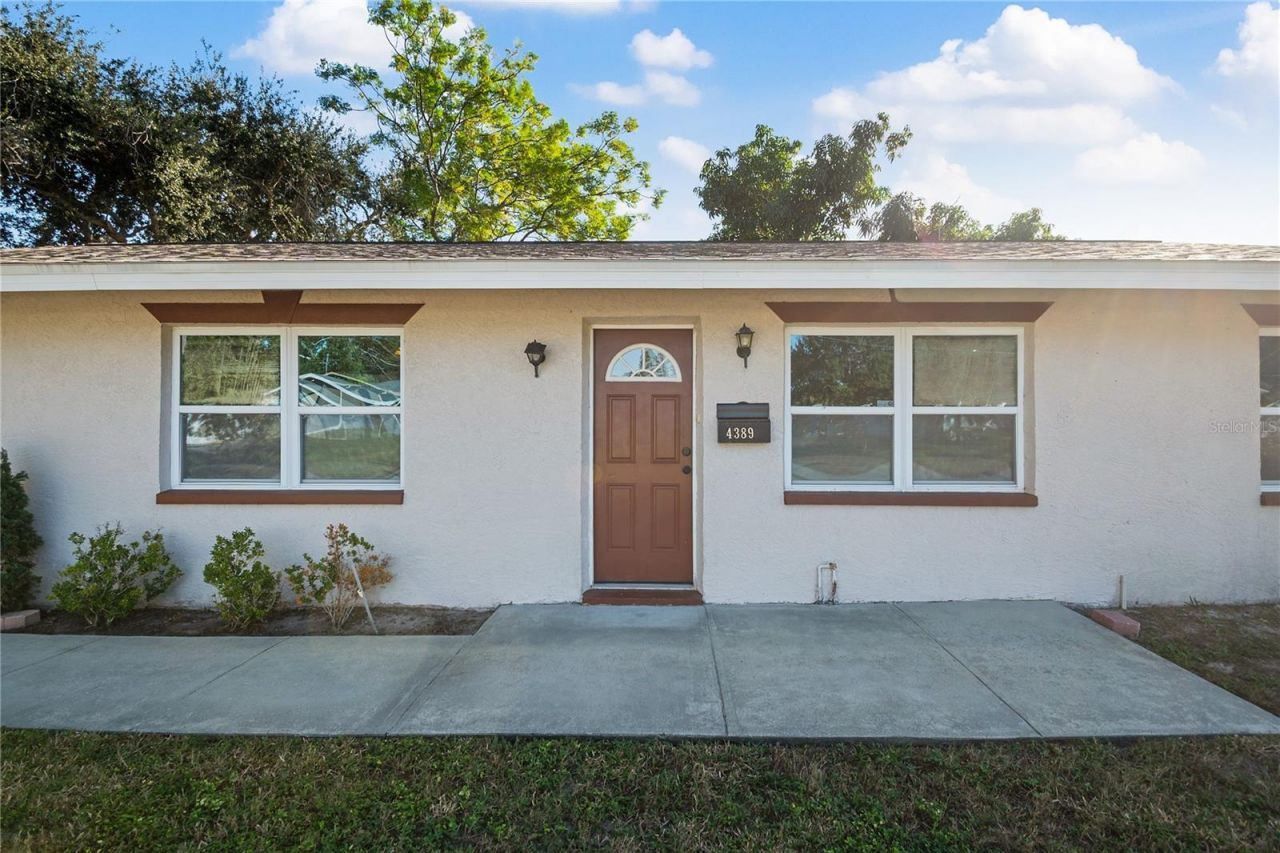 4389 Trout Drive Se, Saint Petersburg, FL 33705 Photo