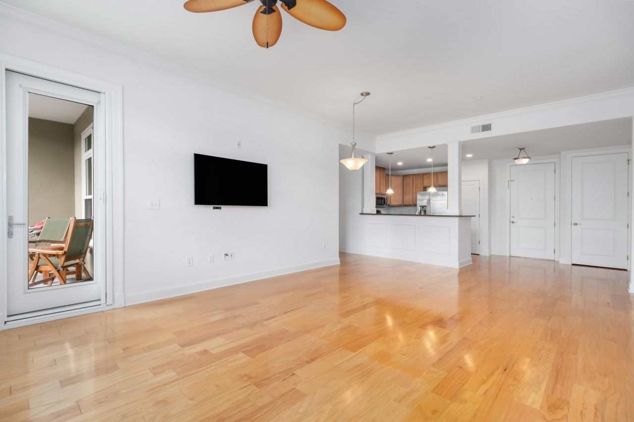 135 Pier View Street Photo 9