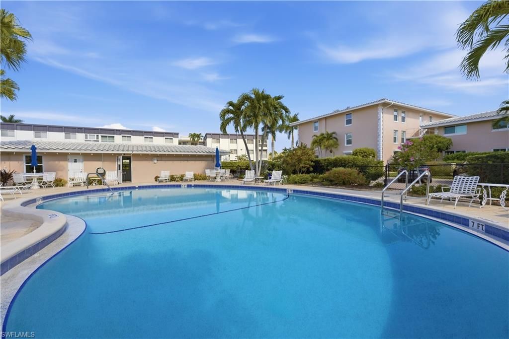 1910 Gulf Shore Blvd N, Unit 208, Naples, FL 34102 Photo