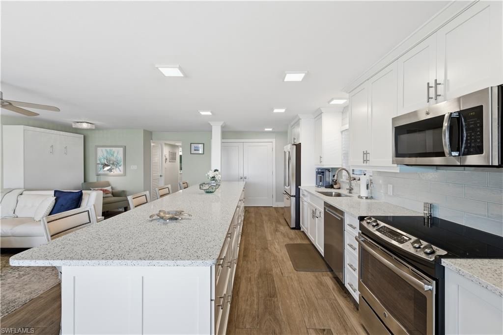 1910 Gulf Shore Blvd N, Unit 208, Naples, FL 34102 Photo