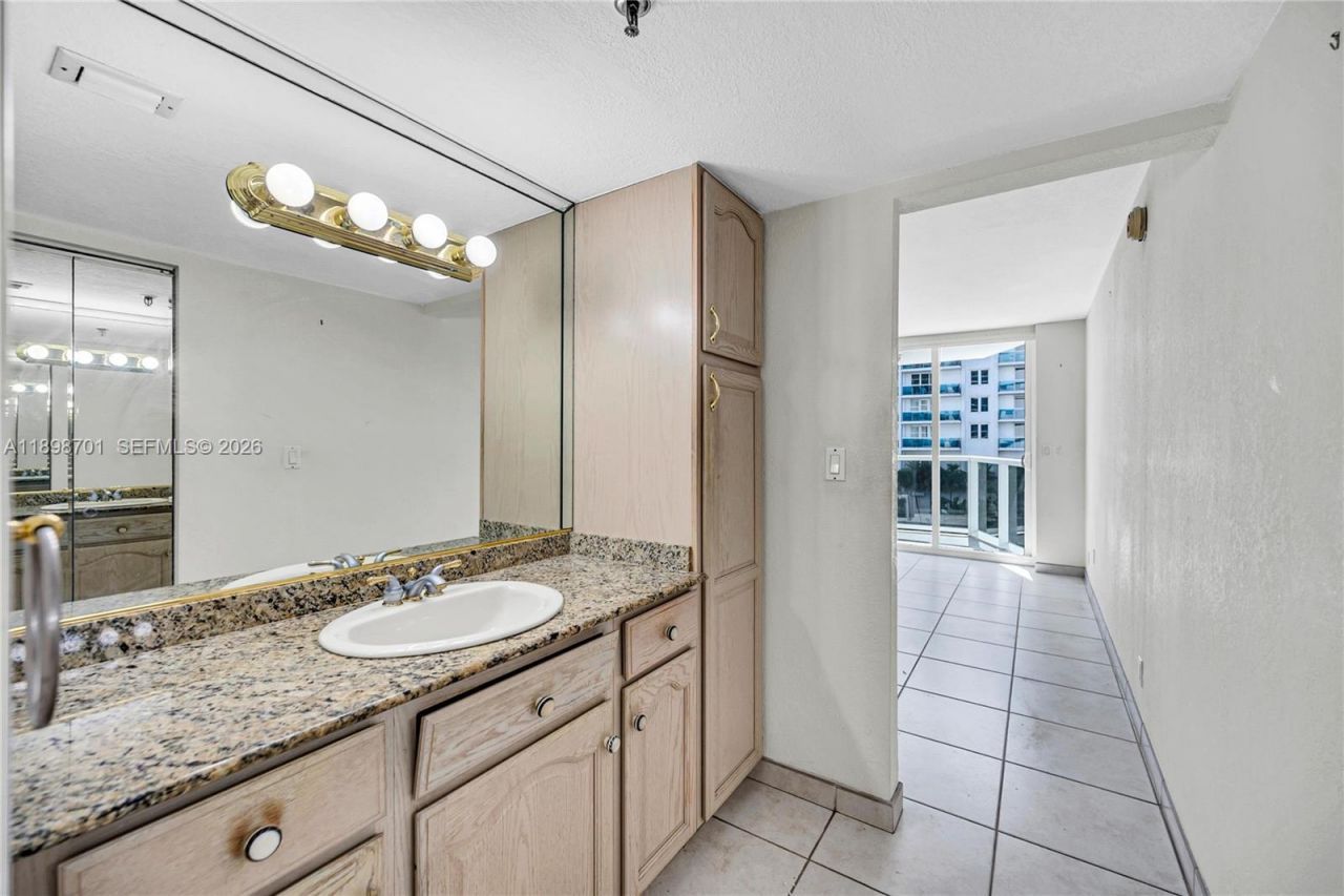 2401 Collins Ave, Unit 507, Miami Beach, FL 33140 Photo