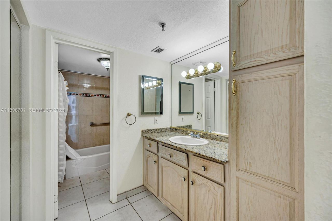 2401 Collins Ave, Unit 507, Miami Beach, FL 33140 Photo