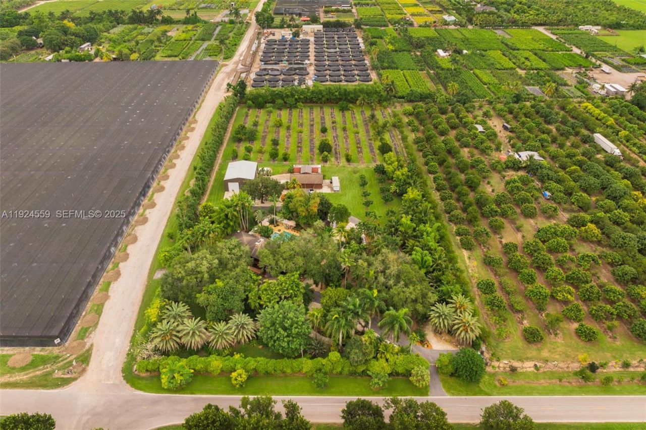 21675 SW 232nd St, Miami, FL 33170 Photo