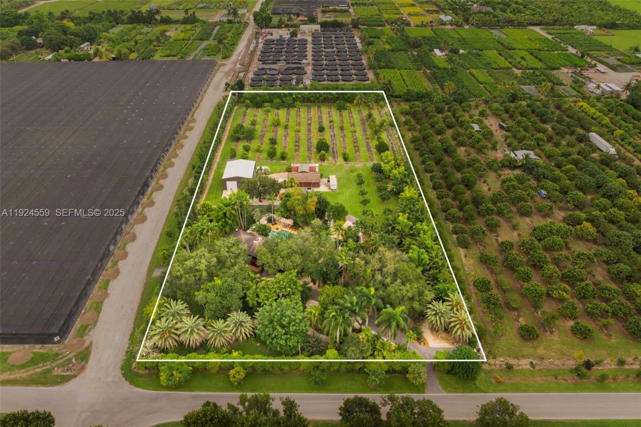 21675 SW 232nd St, Miami, FL 33170 Photo