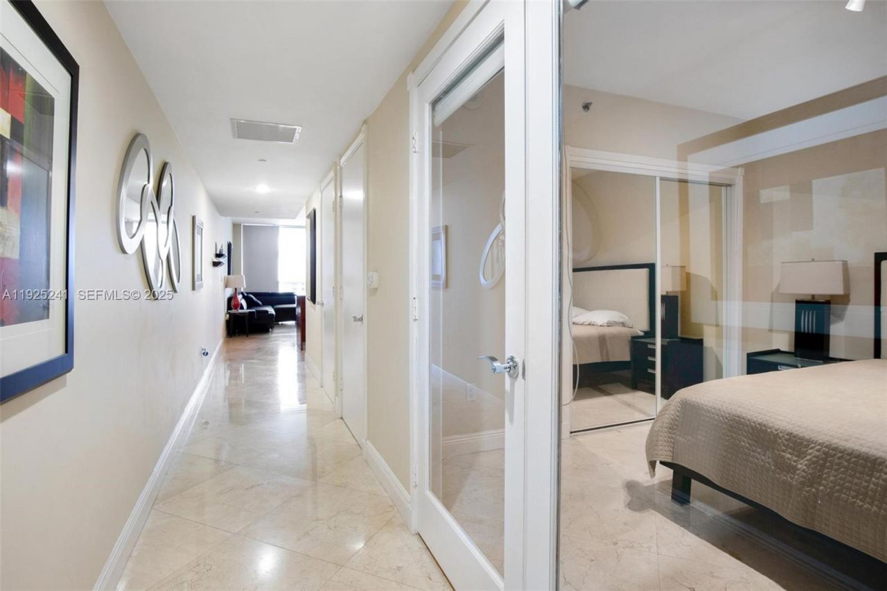 1830 S Ocean Dr, Unit 2212, Hallandale Beach, FL 33009 Photo