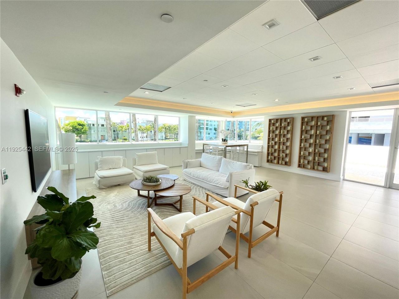 5900 Collins Ave, Unit 1104, Miami Beach, FL 33140 Photo