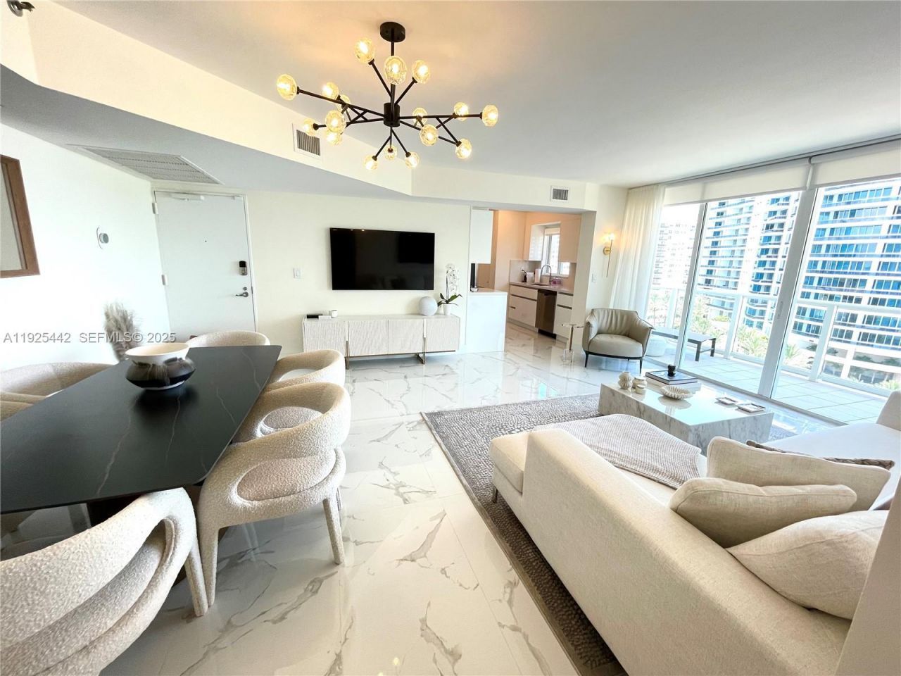 5900 Collins Ave, Unit 1104, Miami Beach, FL 33140 Photo