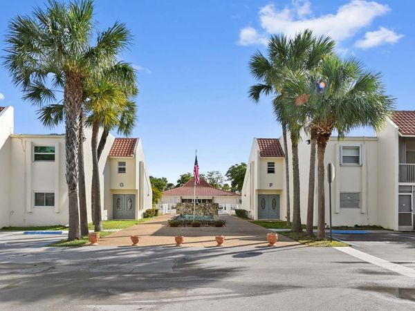 1428 SE 4th Avenue, Unit 215, Deerfield Beach, FL 33441