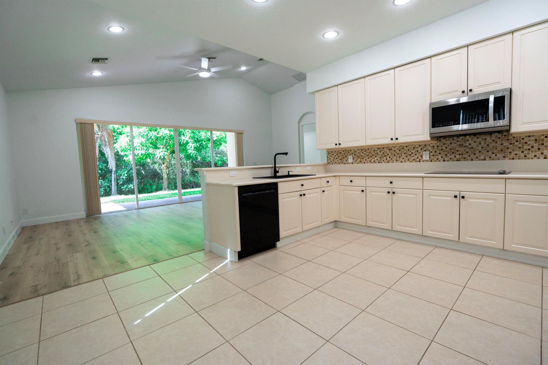 2322 SW Newport Isles Boulevard, Port Saint Lucie, FL 34953 Photo