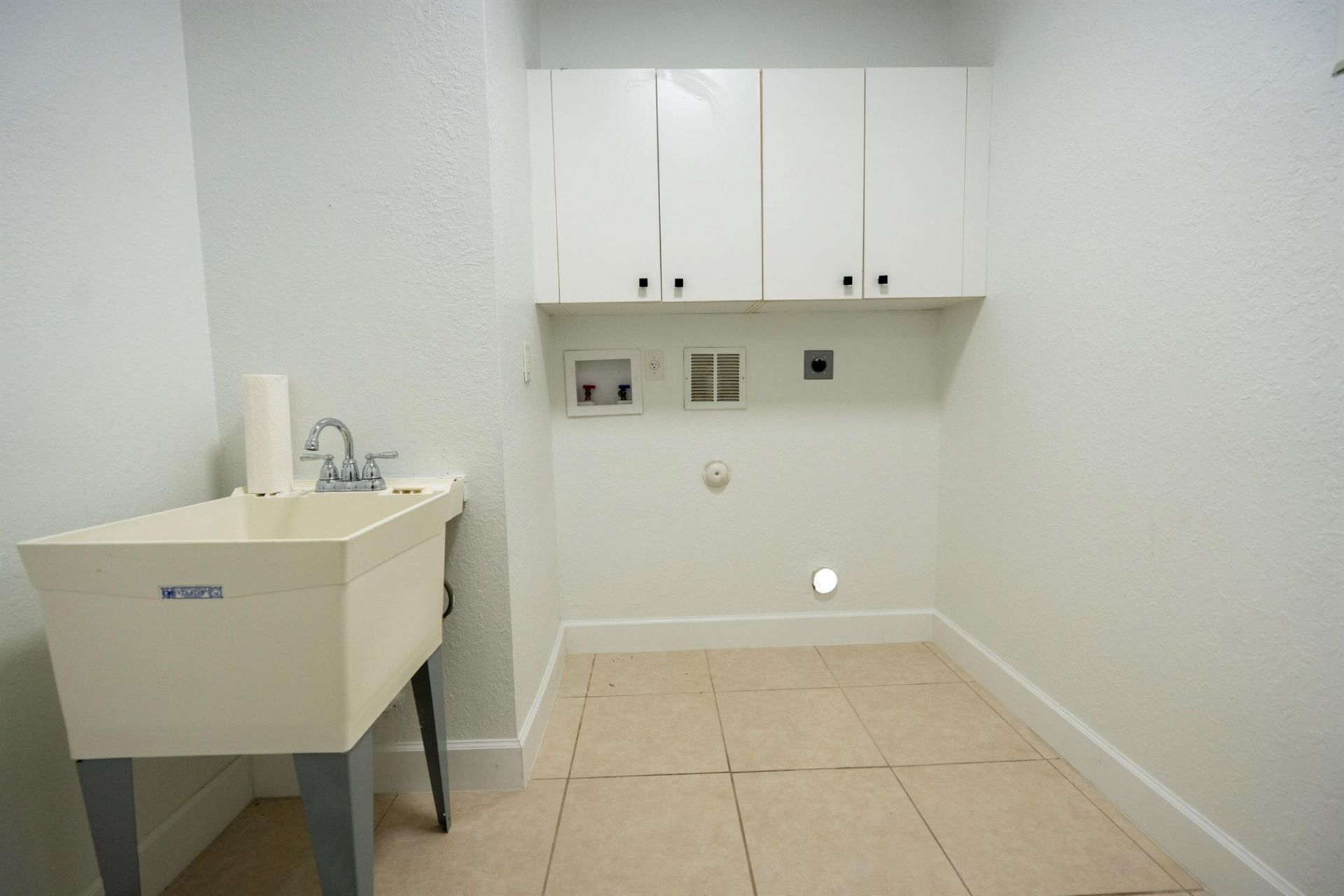 2322 SW Newport Isles Boulevard, Port Saint Lucie, FL 34953 Photo