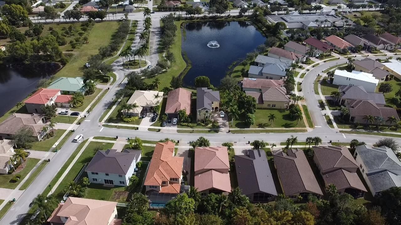 2322 SW Newport Isles Boulevard, Port Saint Lucie, FL 34953 Photo