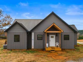 141 E Robert E Lee Drive Newport, TN 37821