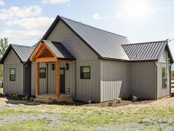 141 E Robert E Lee Drive, Newport, TN 37821