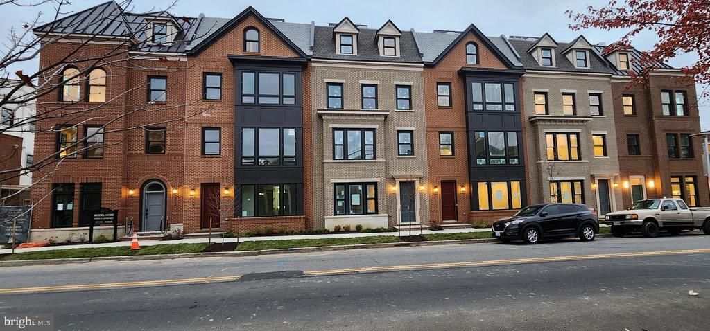 109 N West Street, Alexandria, VA 22314 Main Photo