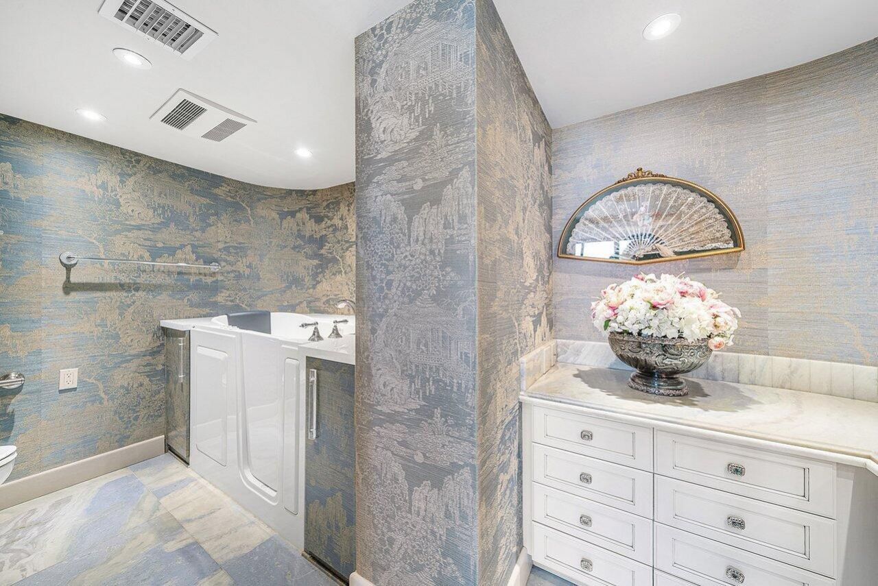 400 N Flagler Drive, Unit 2201, West Palm Beach, FL 33401 Photo