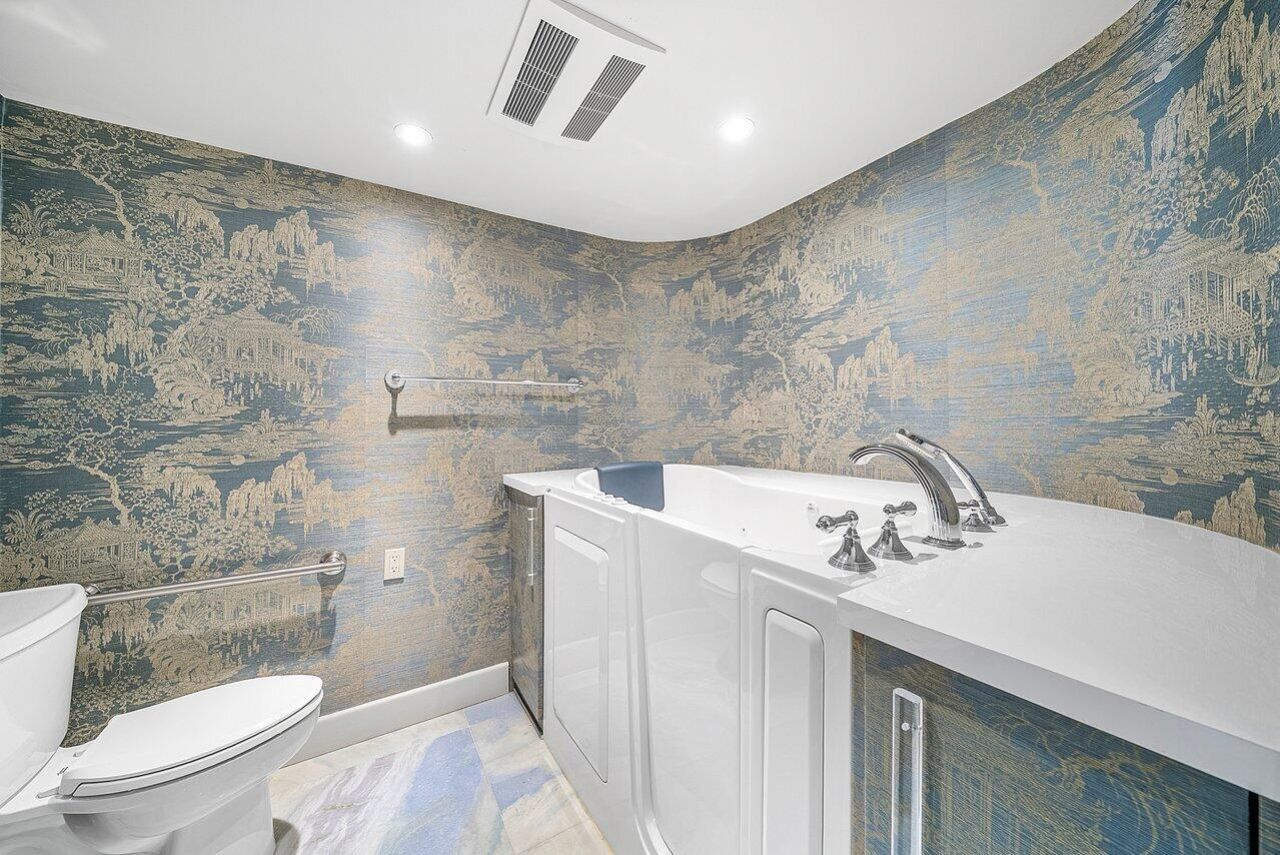 400 N Flagler Drive, Unit 2201, West Palm Beach, FL 33401 Photo