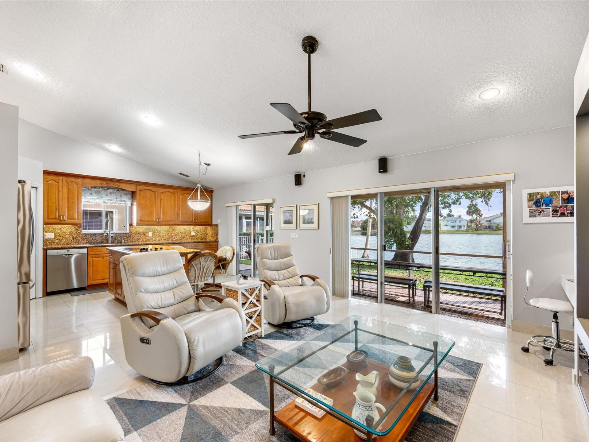 1011 NW 193rd Avenue, Pembroke Pines, FL 33029 Photo