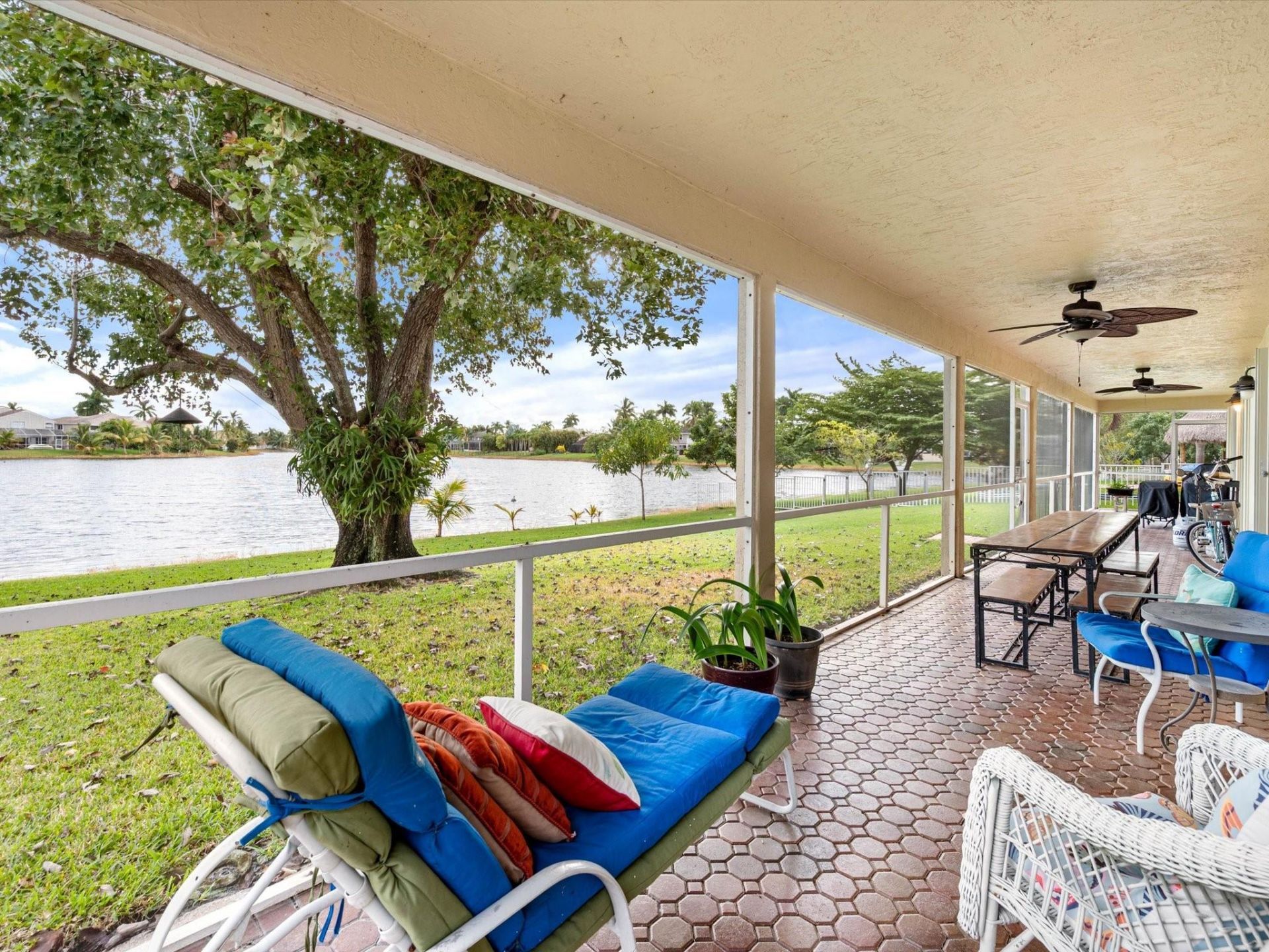 1011 NW 193rd Avenue, Pembroke Pines, FL 33029 Photo