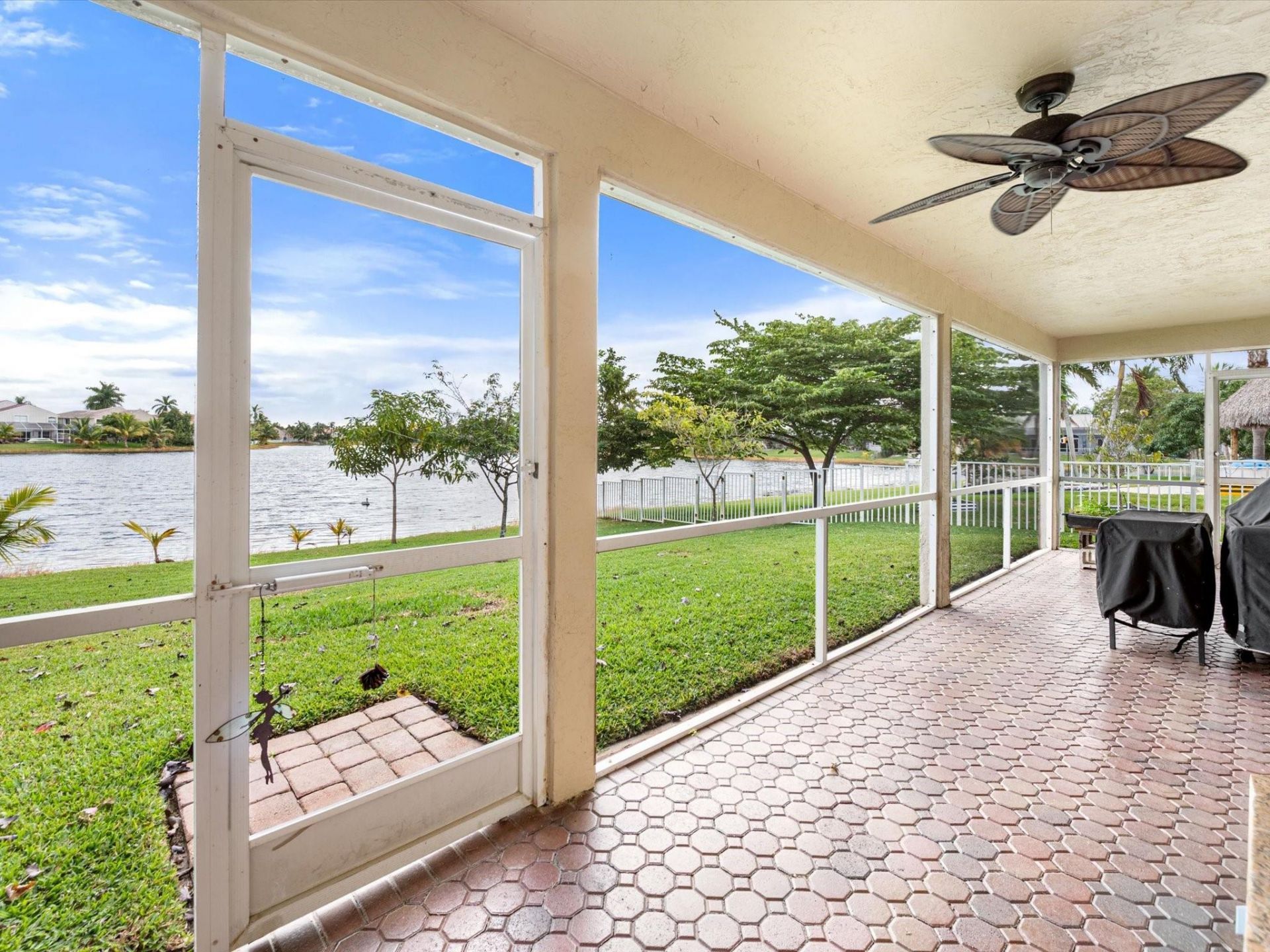 1011 NW 193rd Avenue, Pembroke Pines, FL 33029 Photo