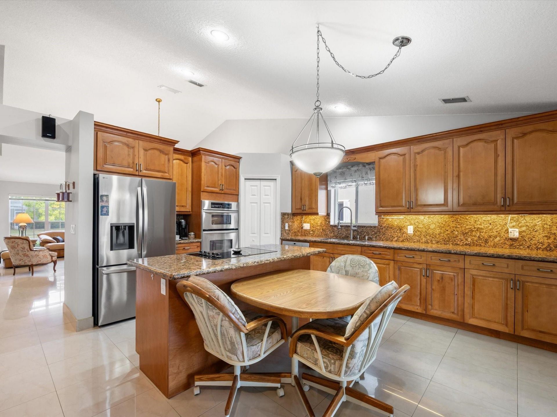 1011 NW 193rd Avenue, Pembroke Pines, FL 33029 Photo